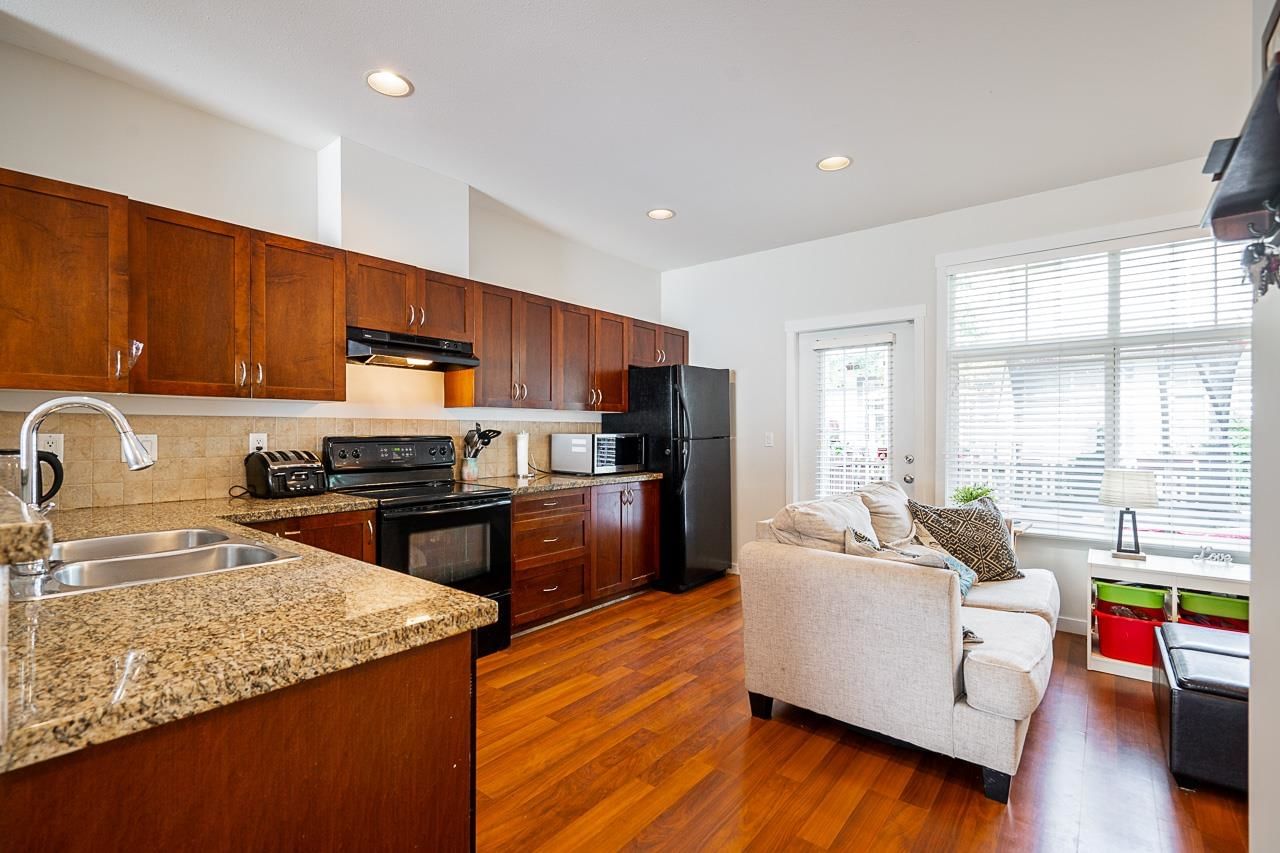 Listing Image 12