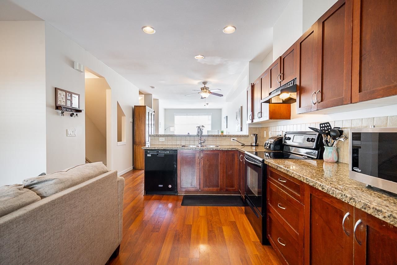 Listing Image 14