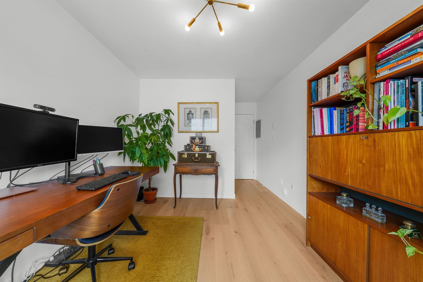 Listing Image 16