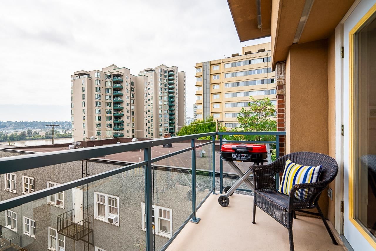 Listing Image 9