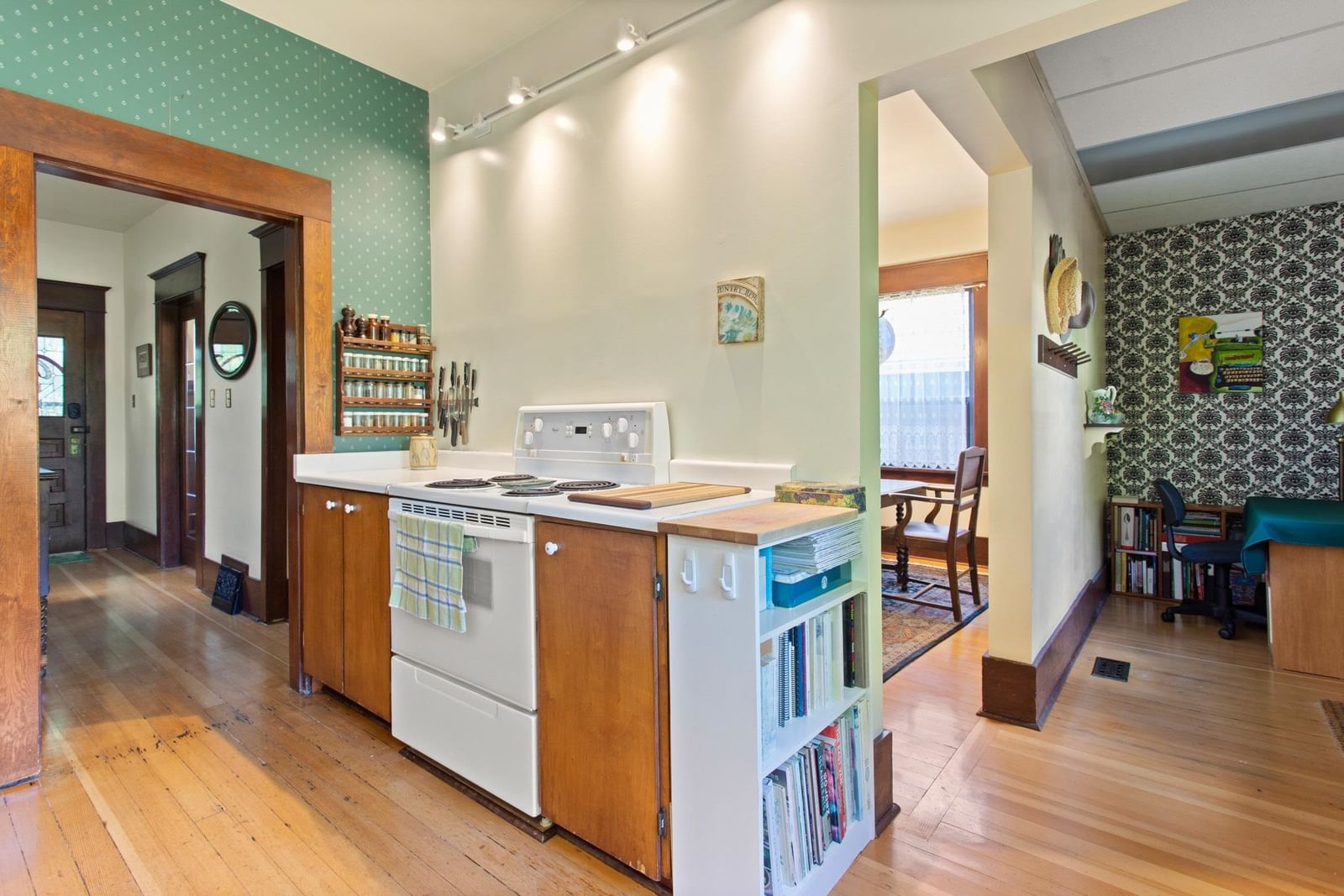 Listing Image 11