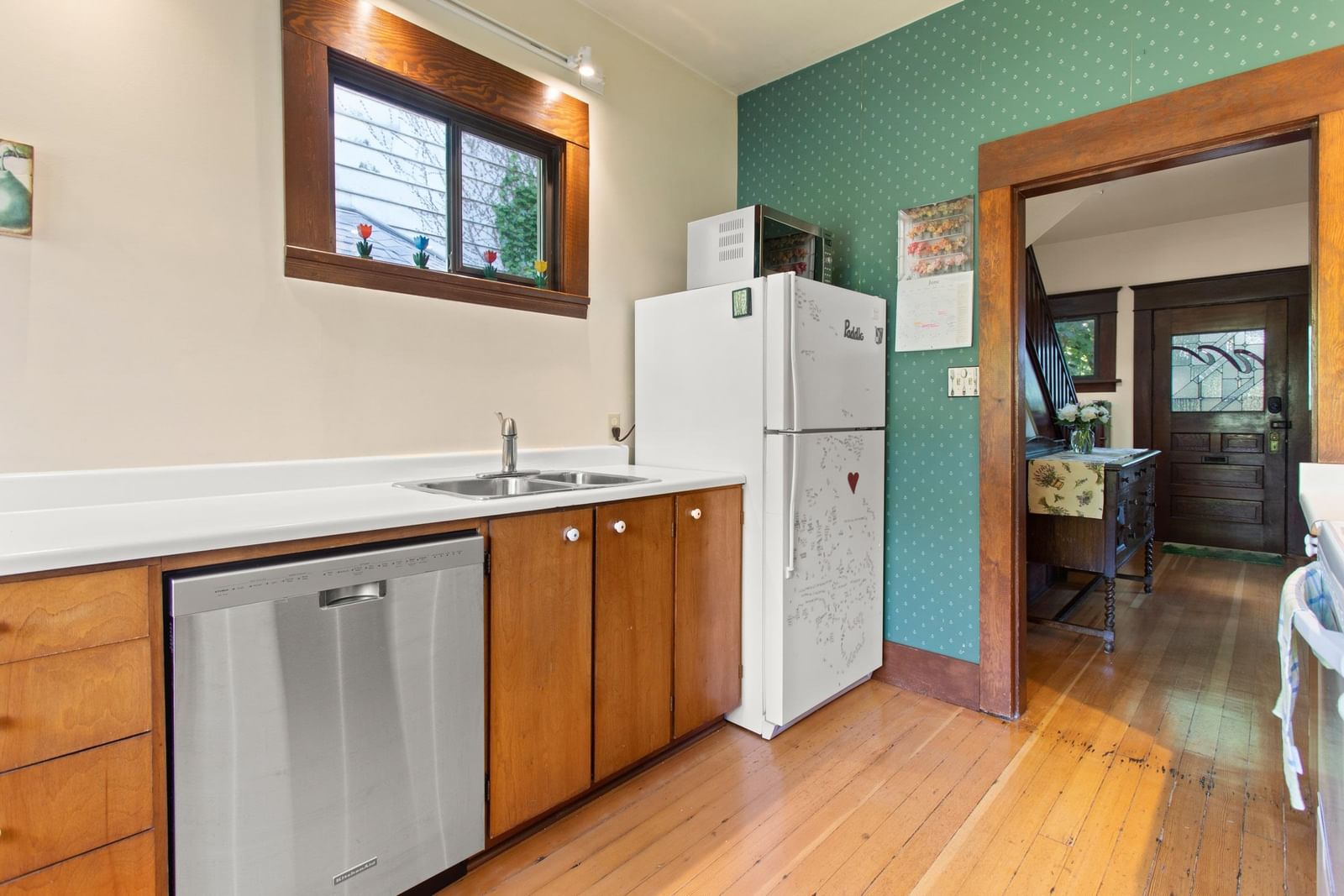 Listing Image 12