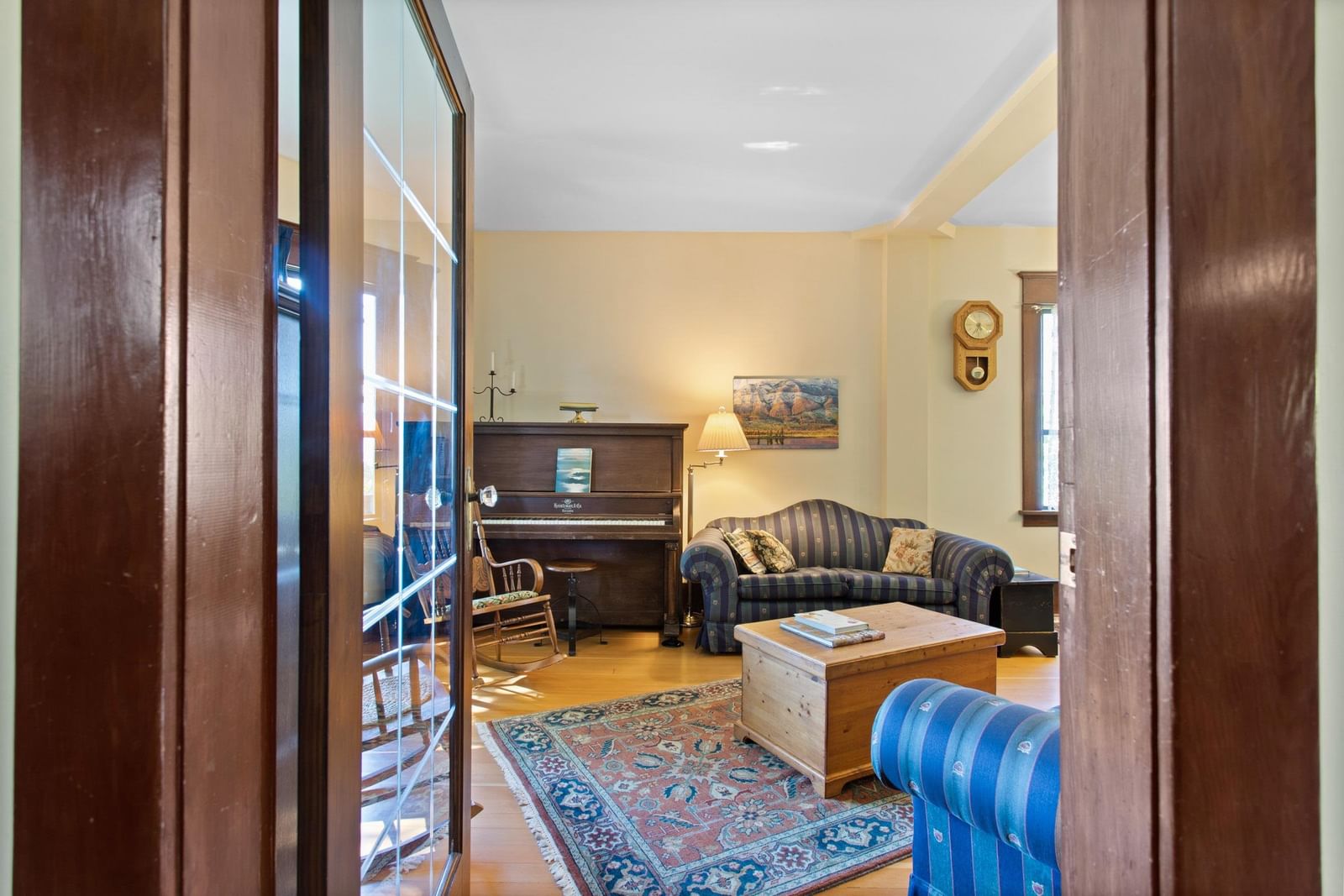 Listing Image 4