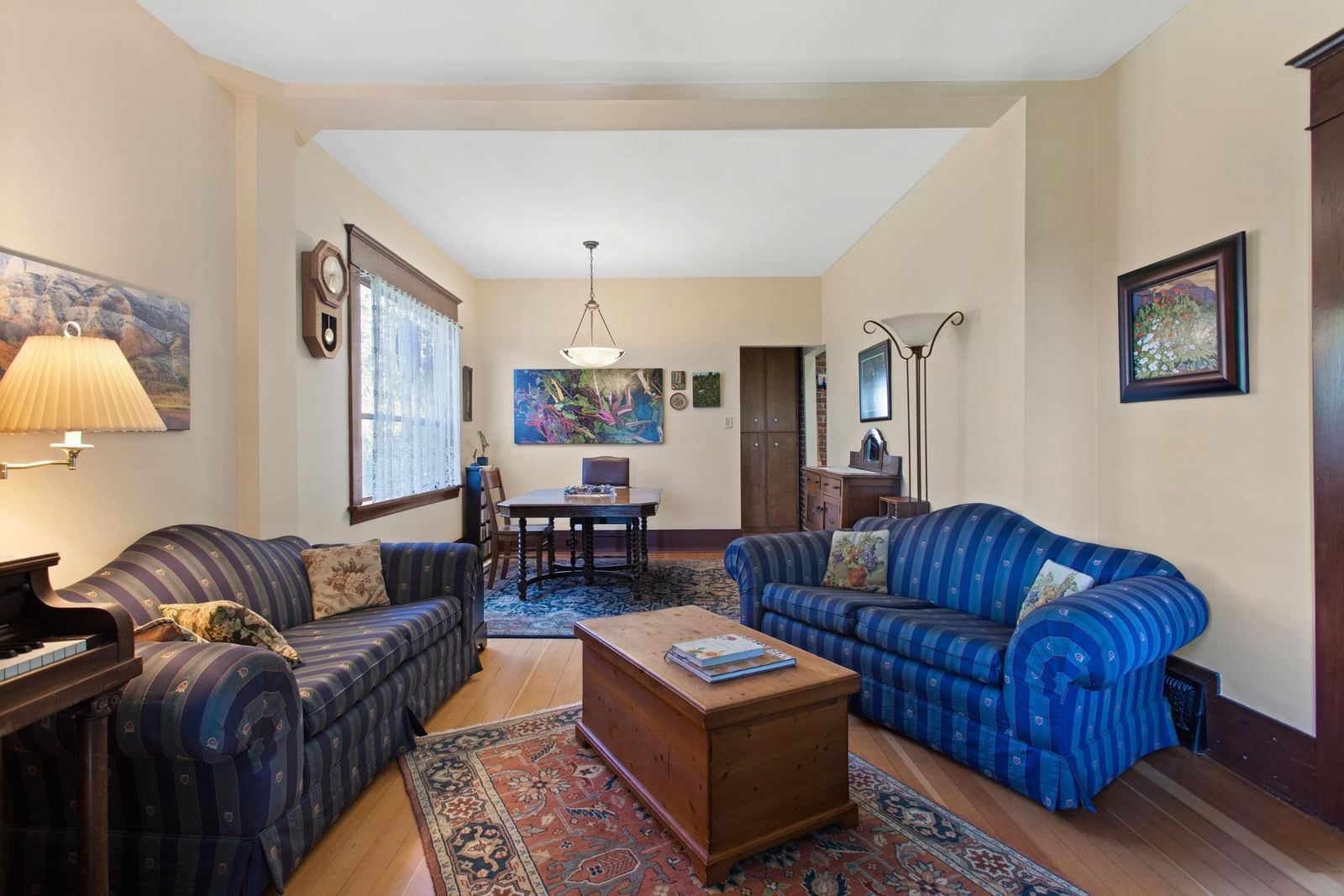 Listing Image 8