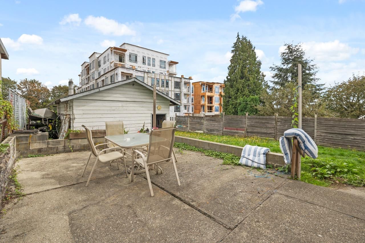 Listing Image 8