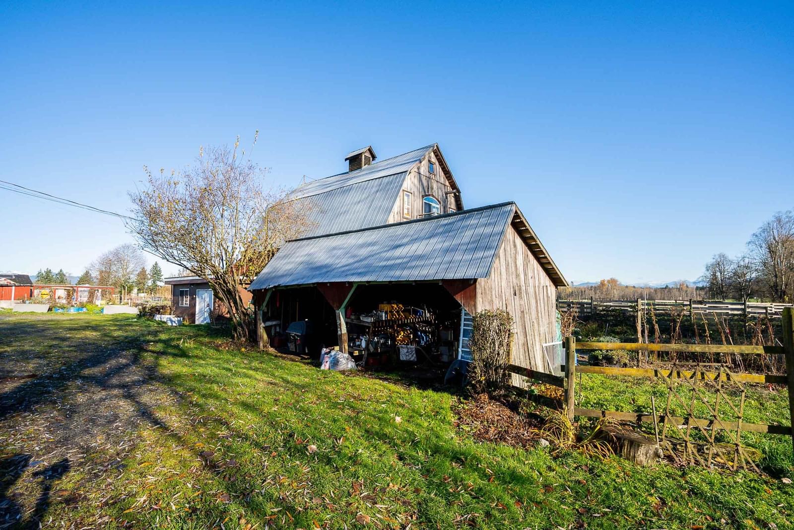 Listing Image 10