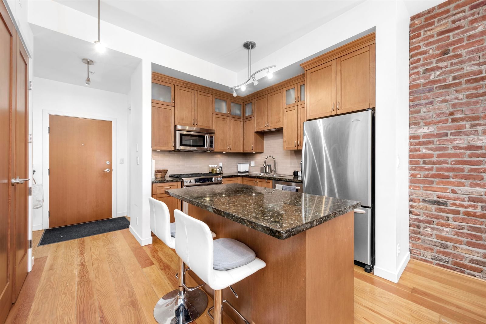 Listing Image 9