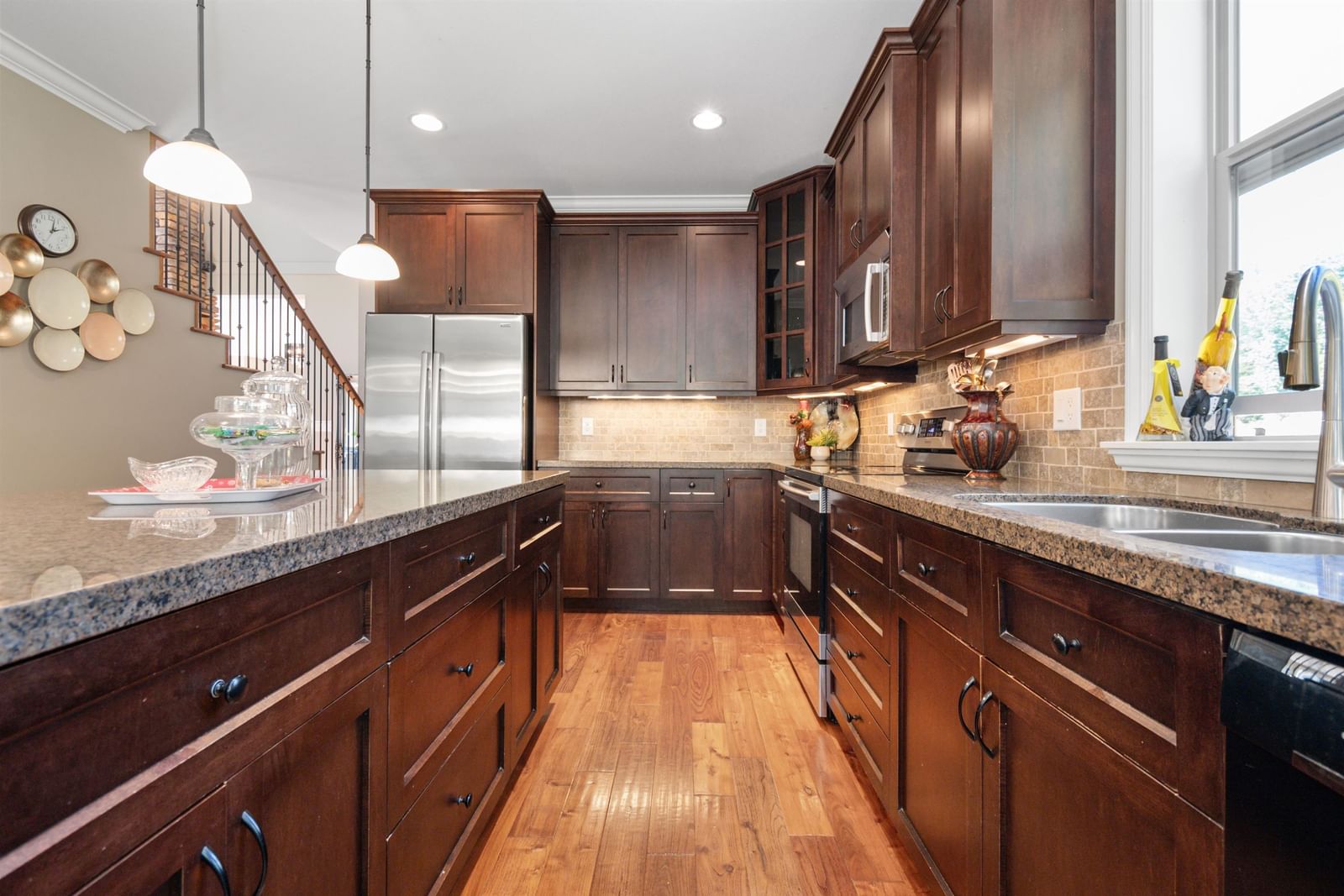 Listing Image 19