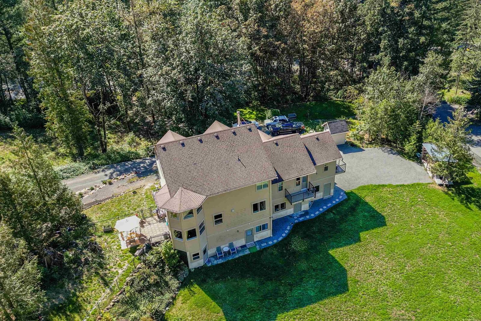 Listing Image 4