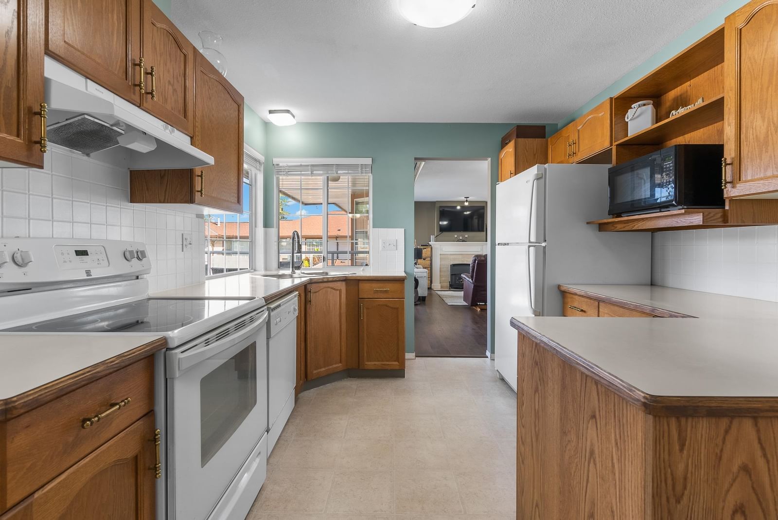 Listing Image 8