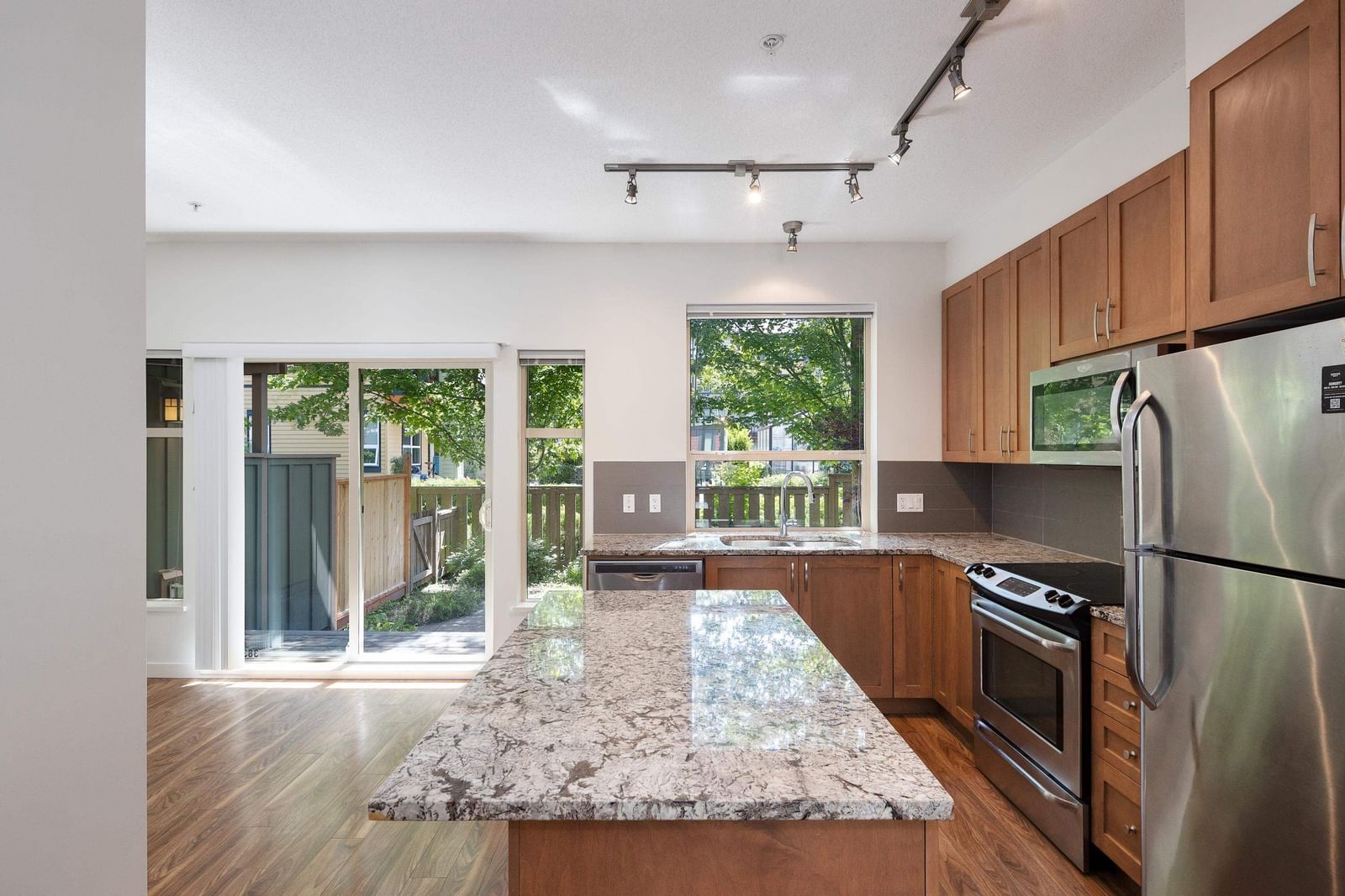 Listing Image 18