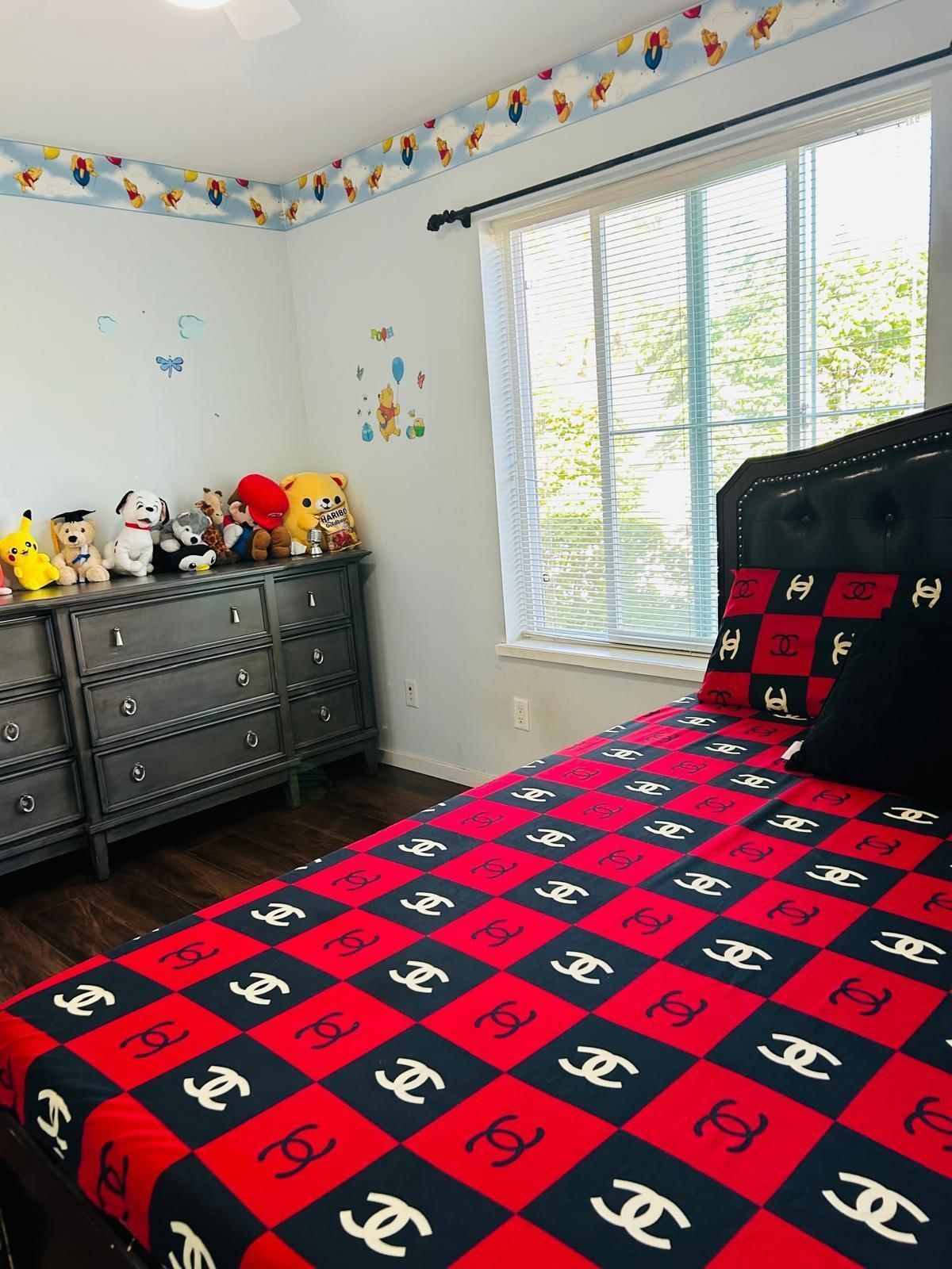 Listing Image 12