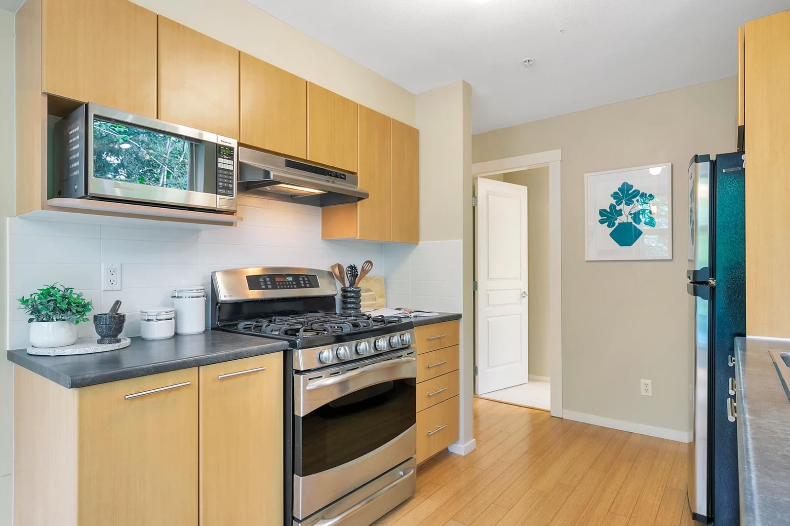 Listing Image 15