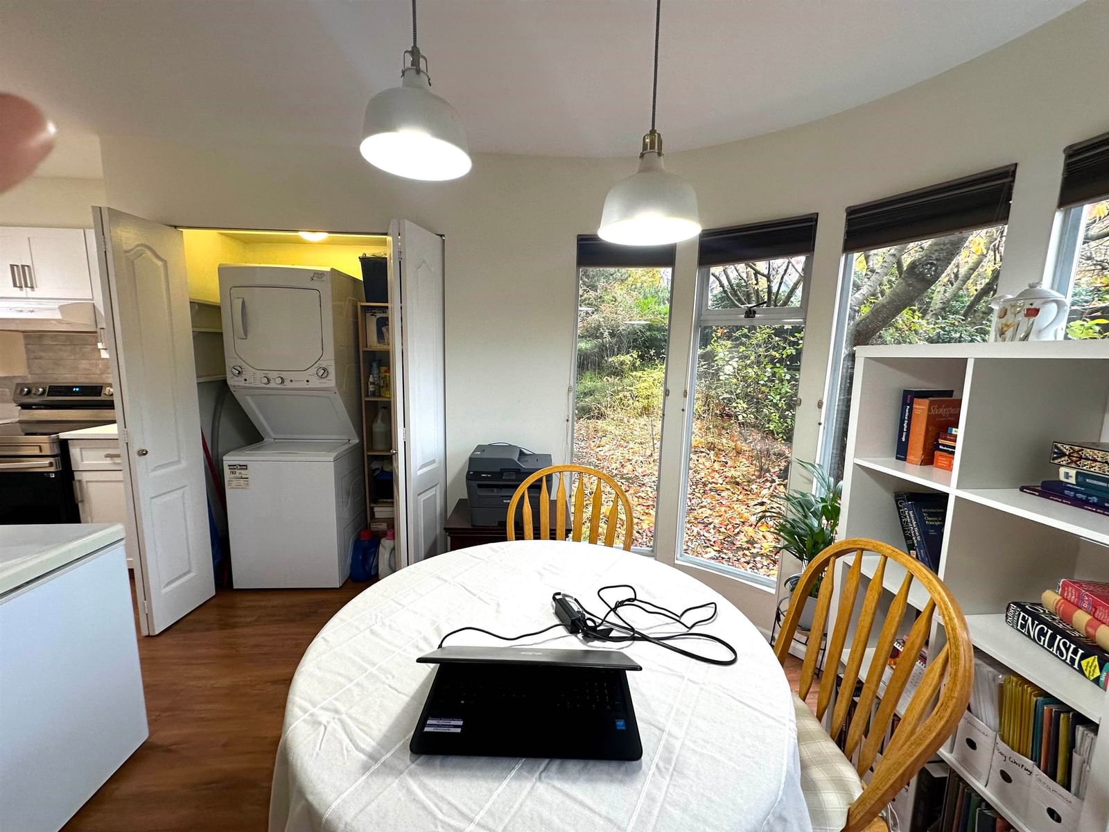 Listing Image 8