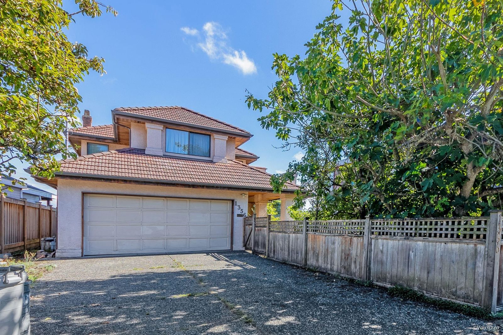 Listing photo 3