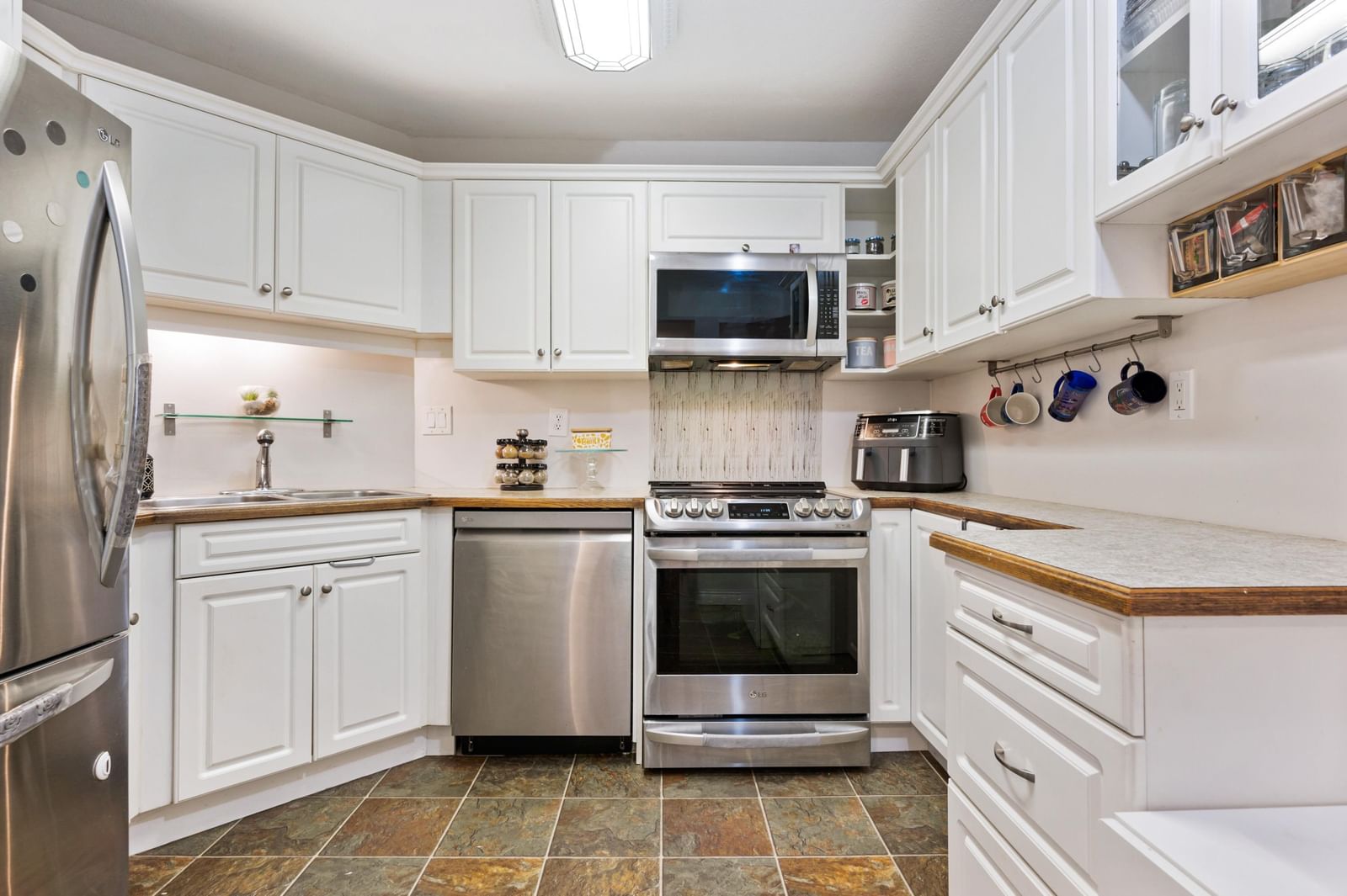 Listing Image 15