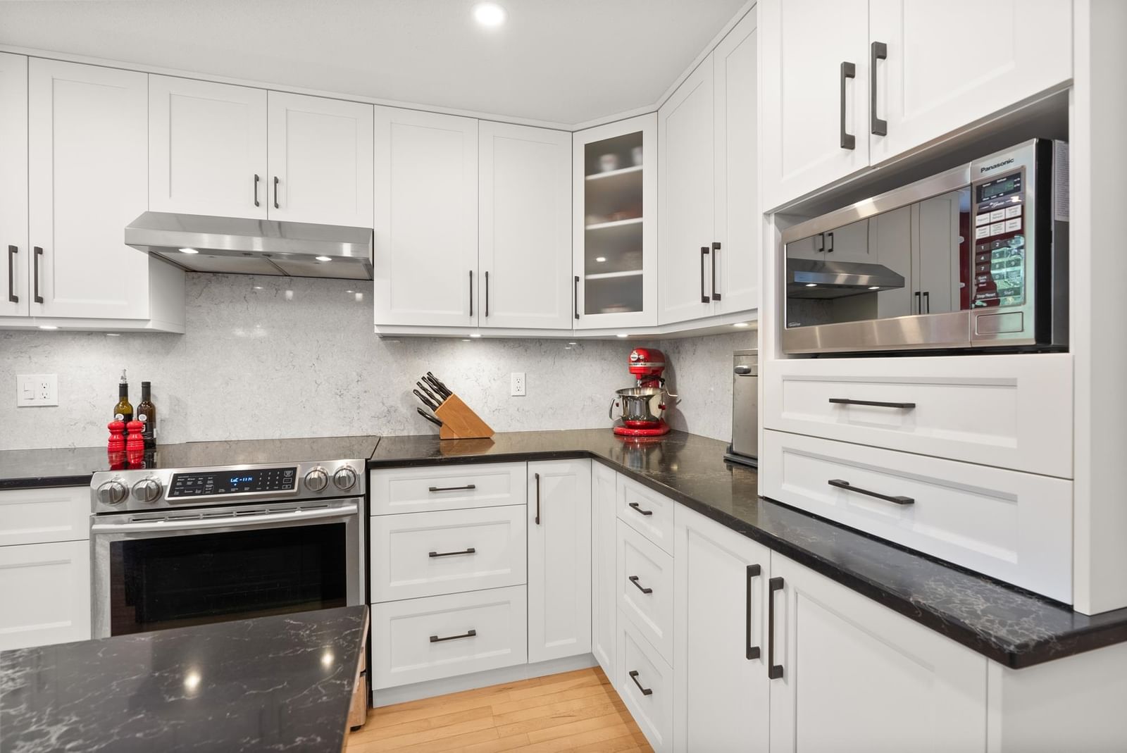 Listing Image 12