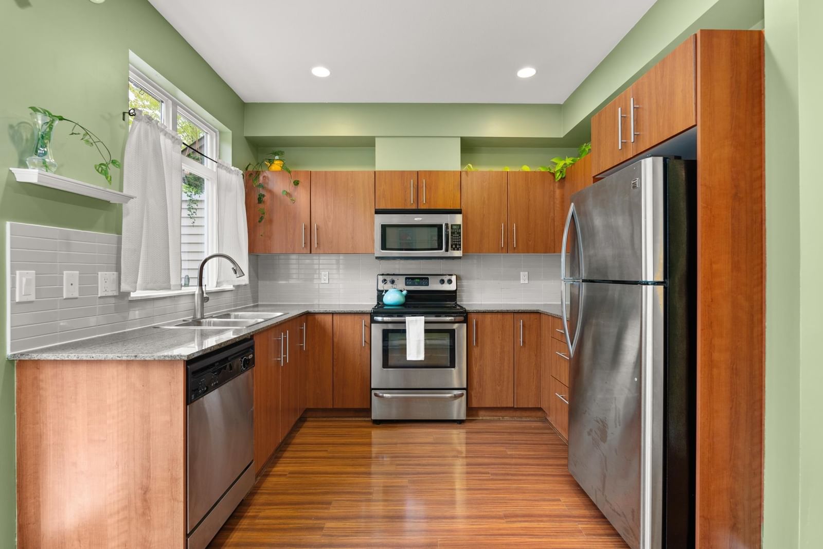 Listing Image 13