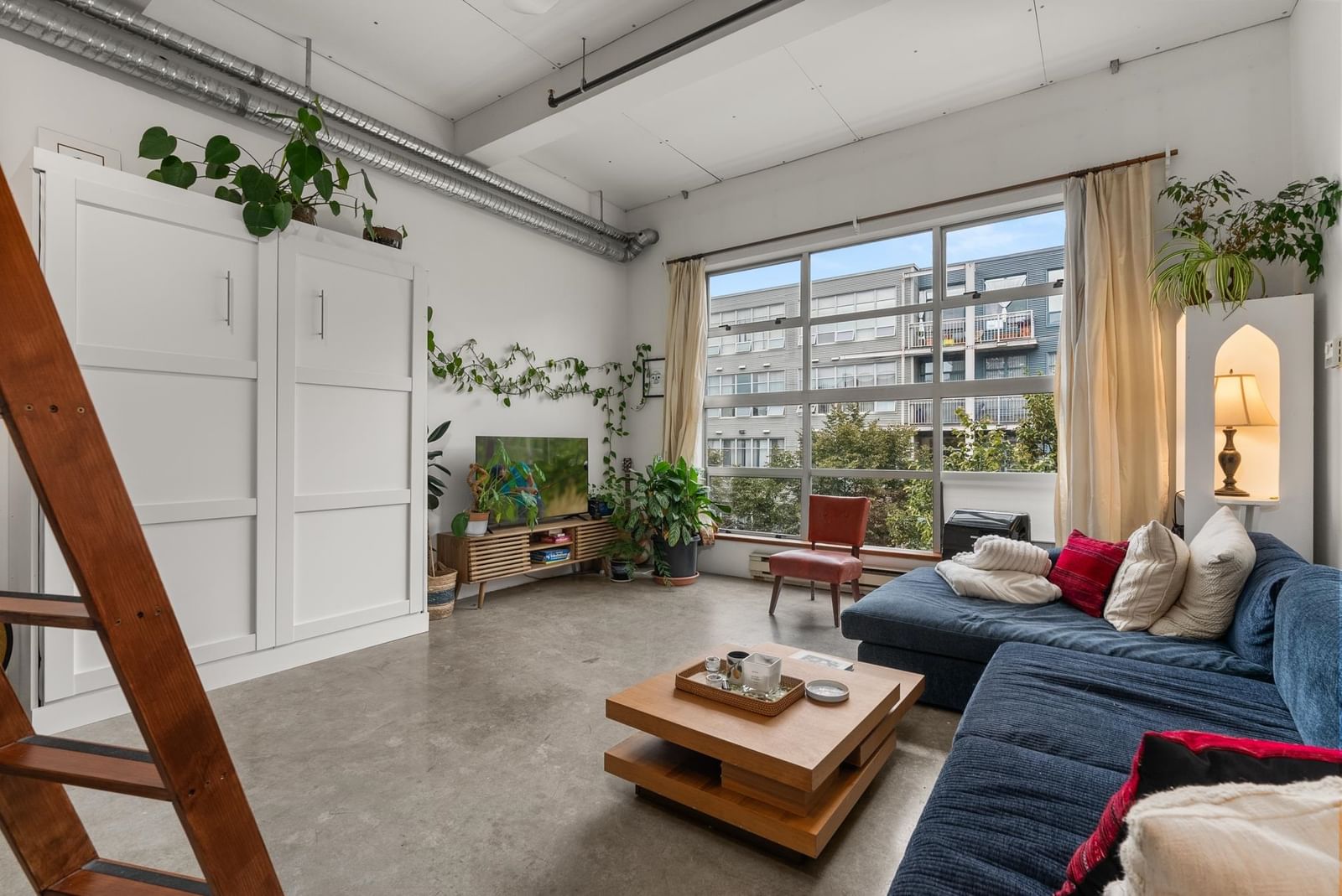 Listing Image 9