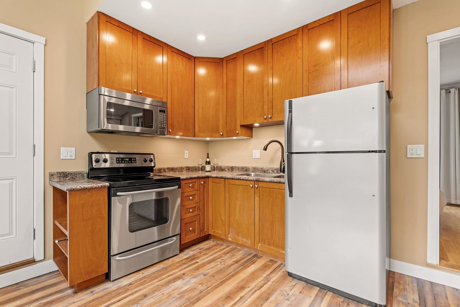 Listing Image 17