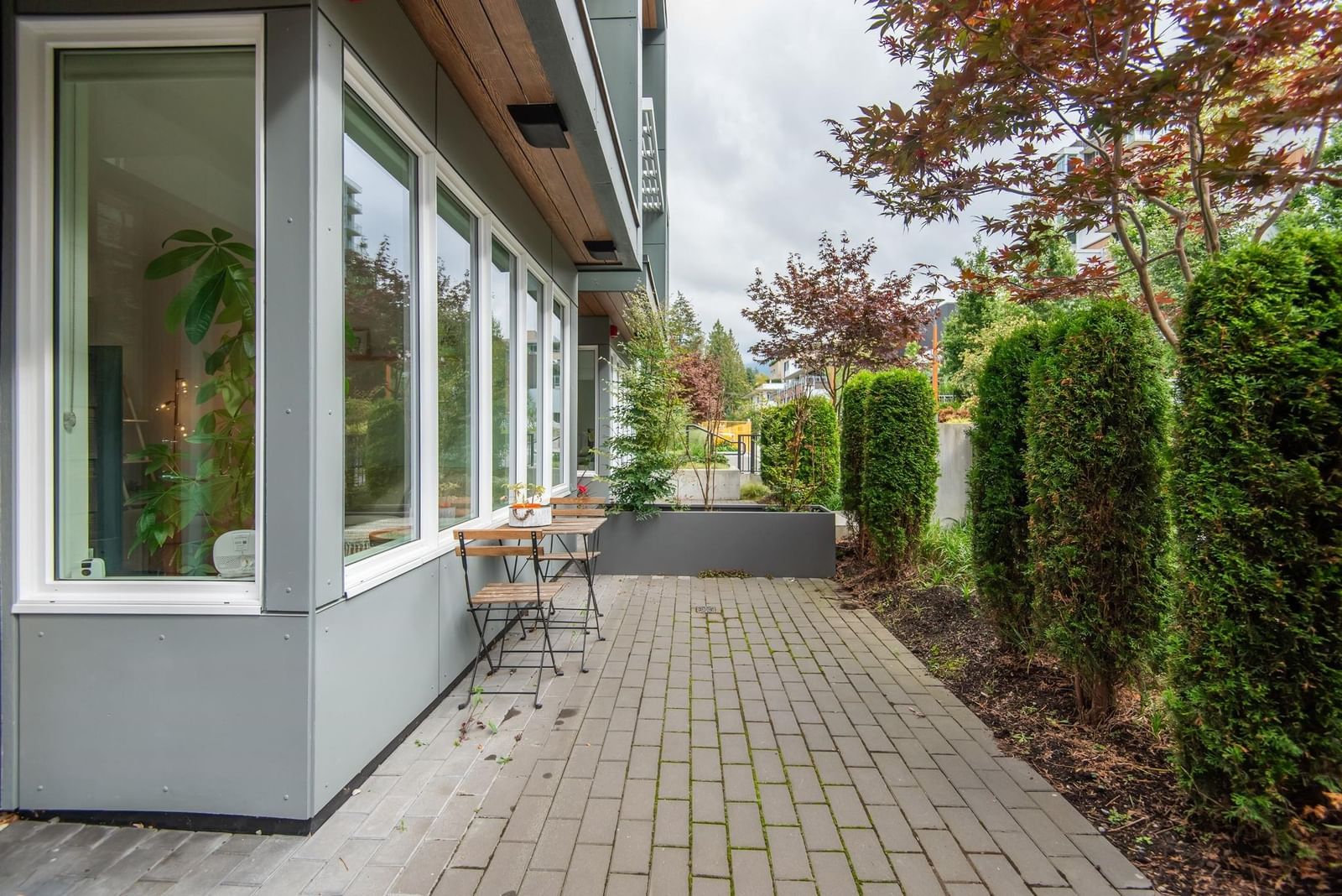 Listing Image 8
