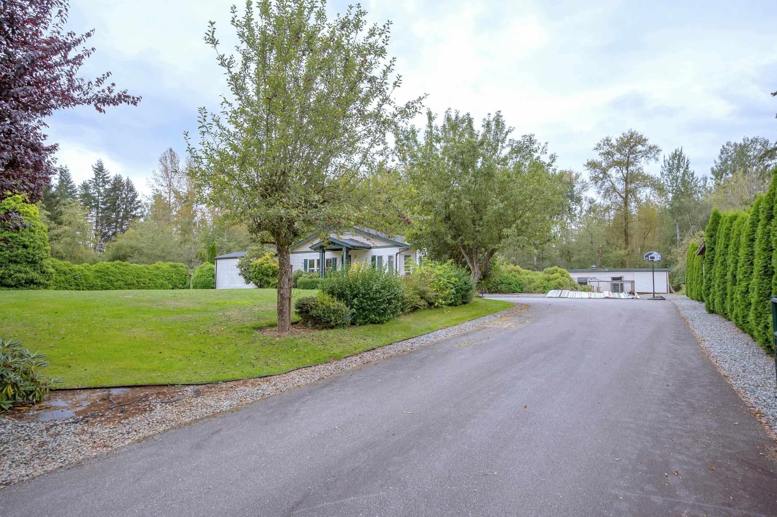 Listing Image 5