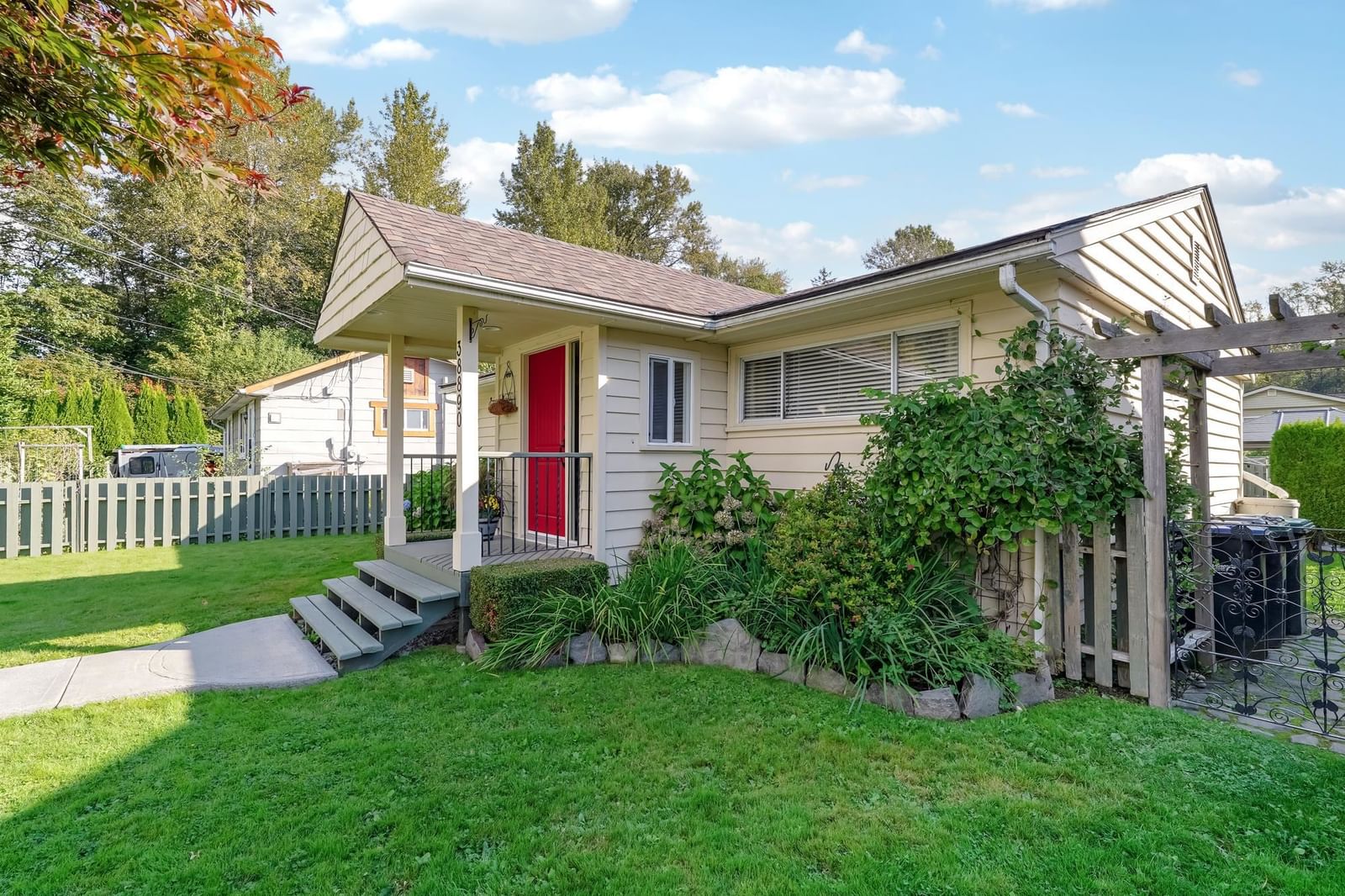 Listing Image 11