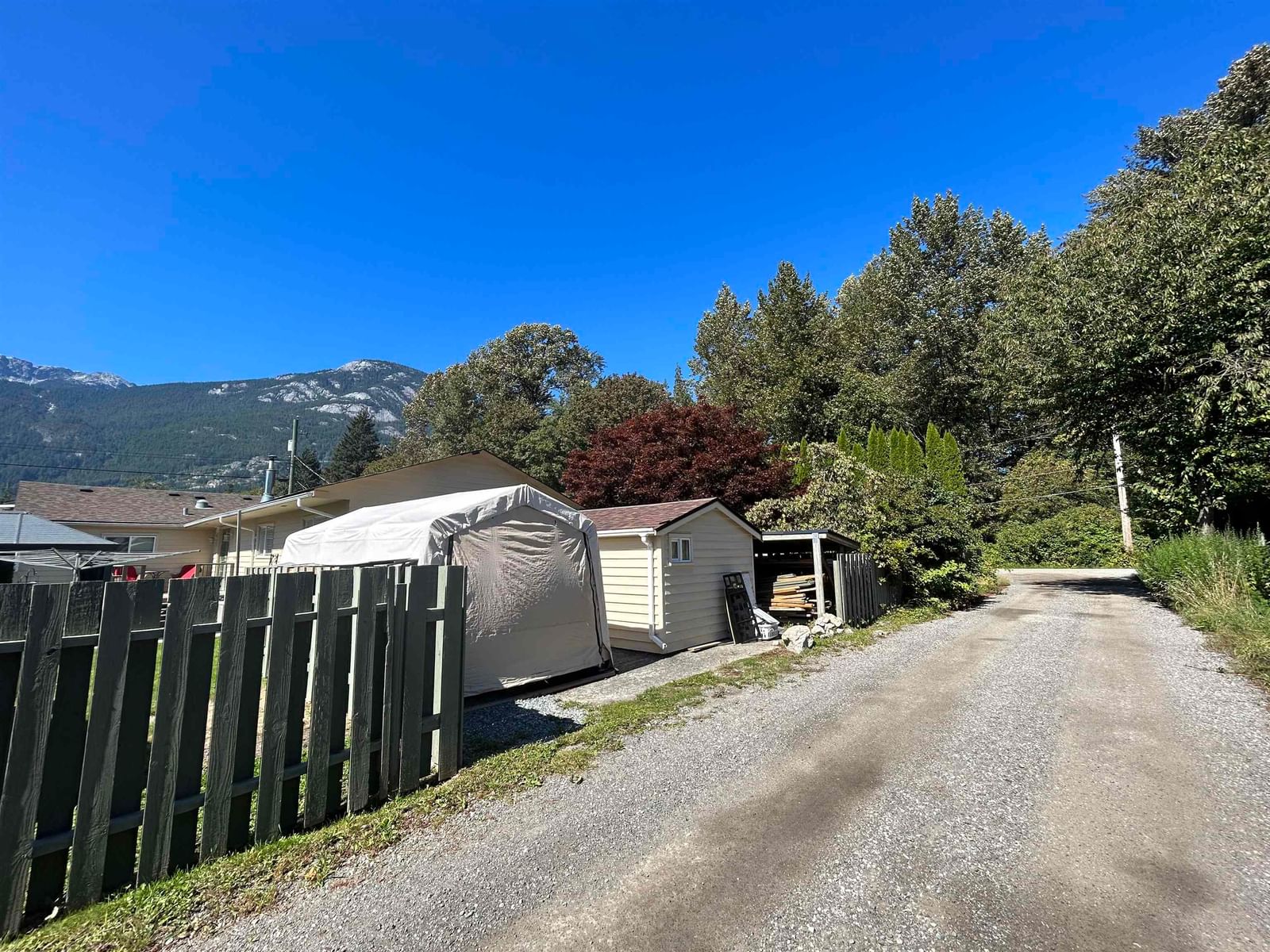 Listing Image 9