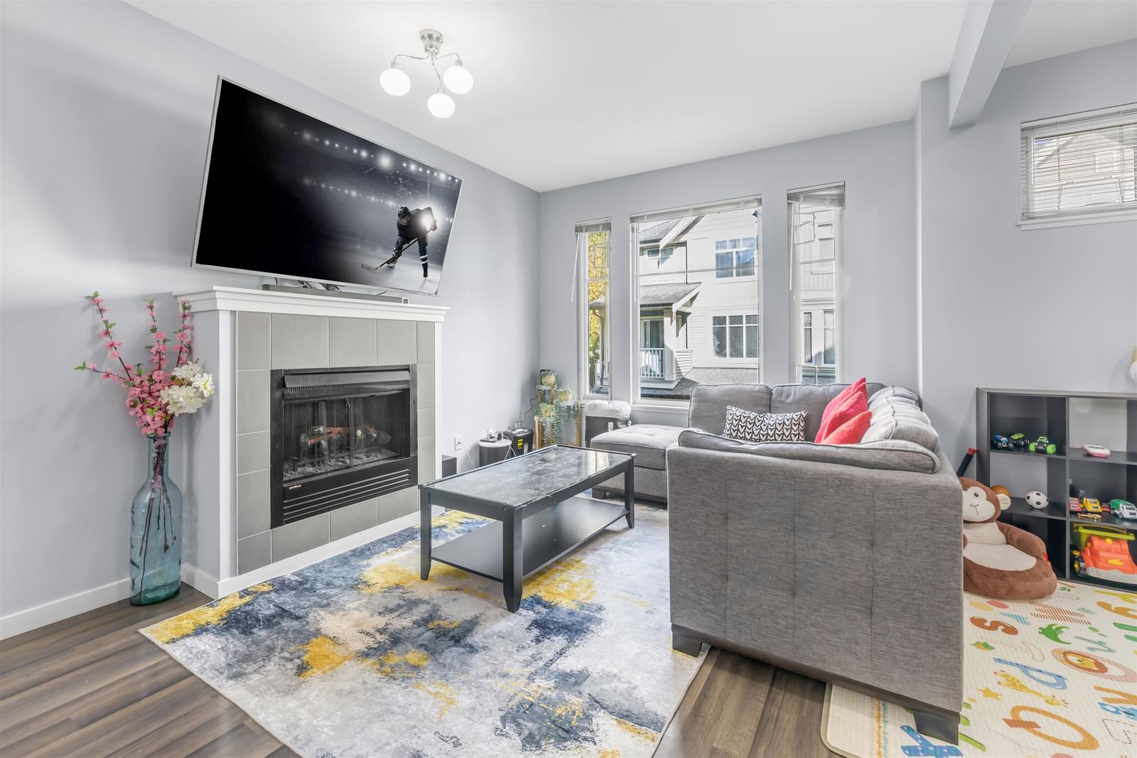 Listing Image 12