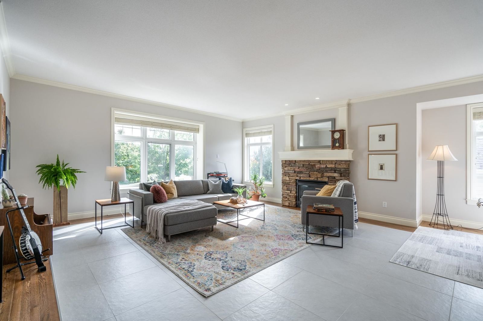 Listing Image 12