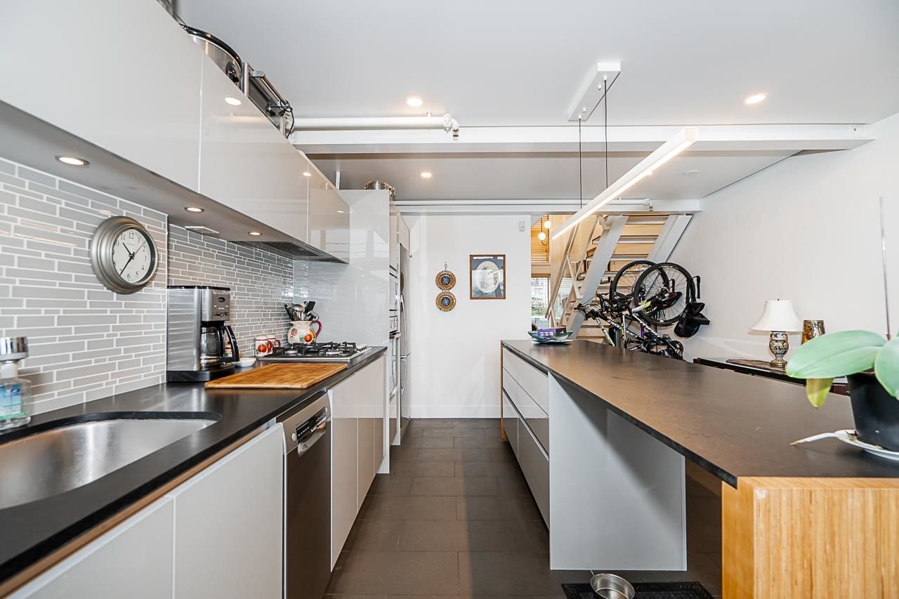 Listing Image 13