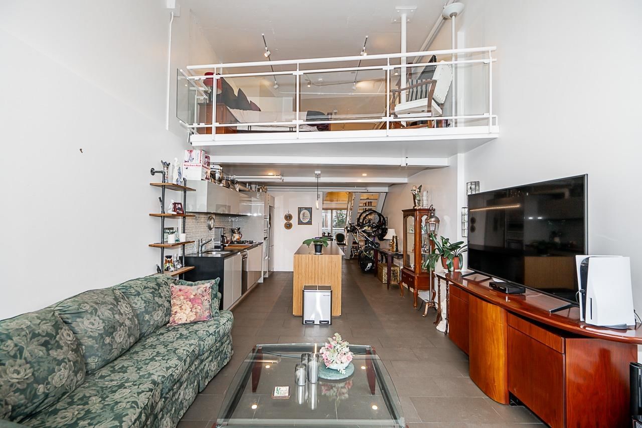 Listing Image 18