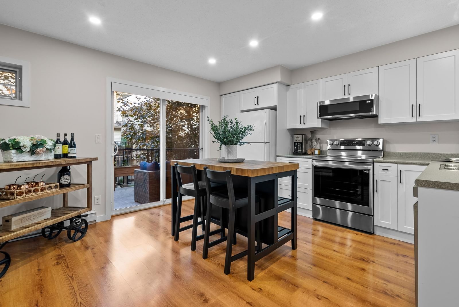 Listing Image 15