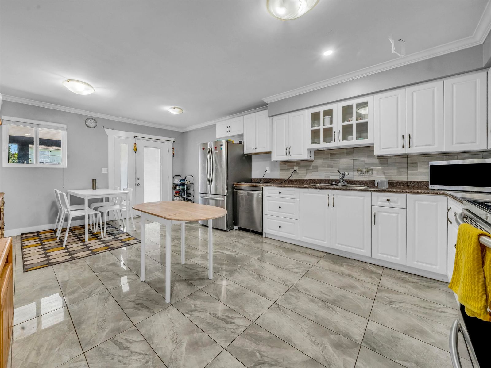 Listing Image 16