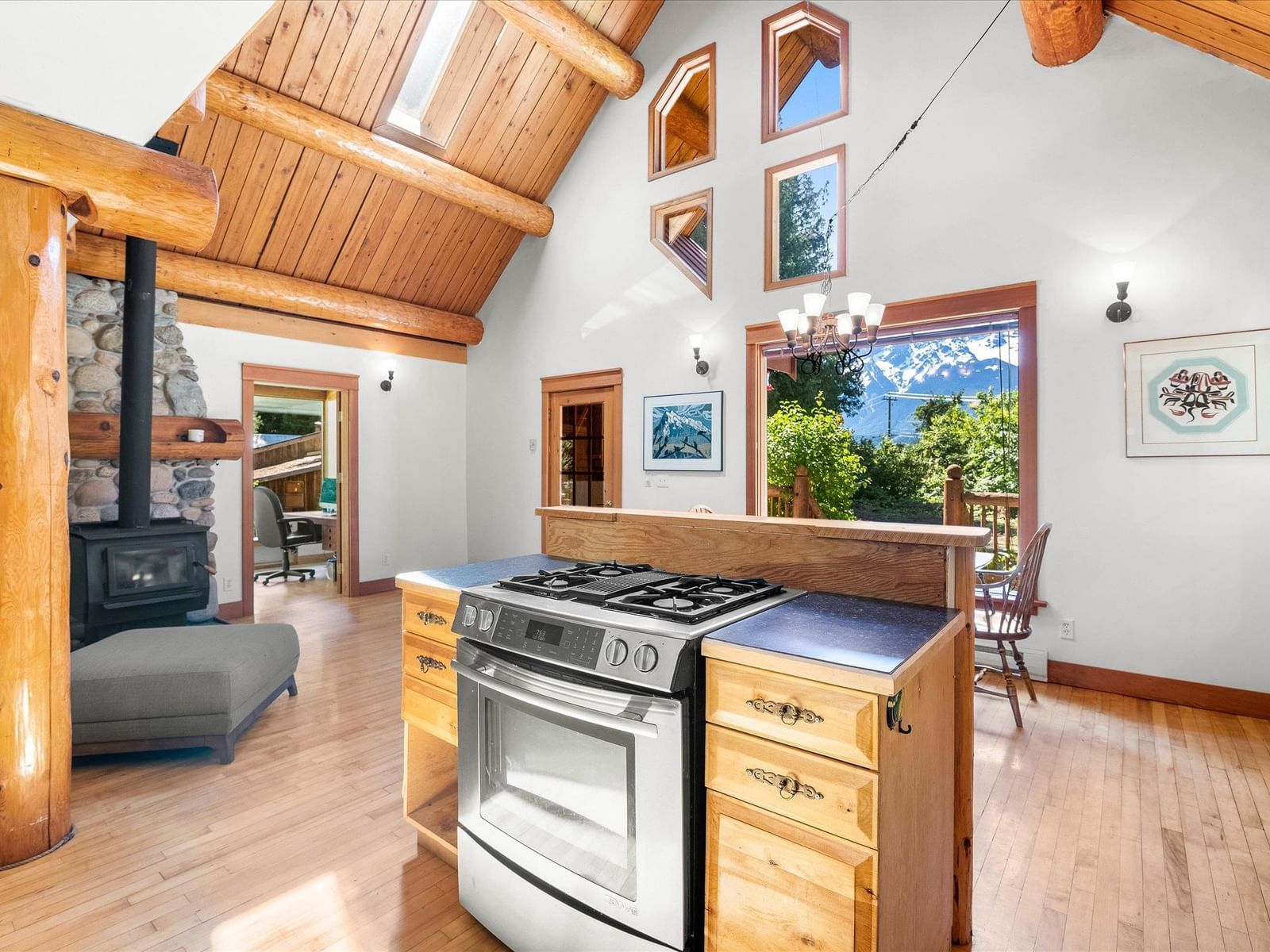 Listing Image 7