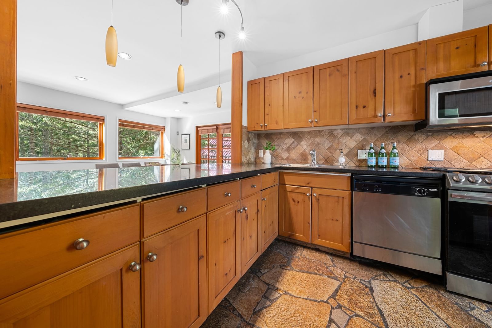 Listing Image 9