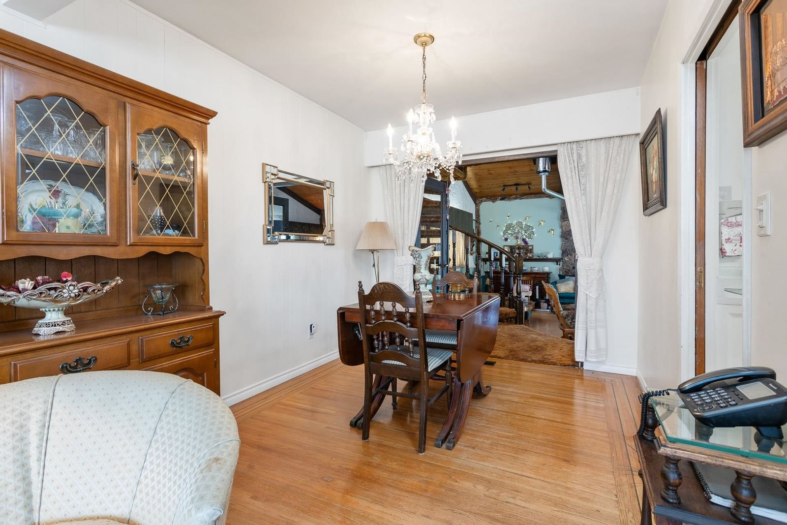 Listing Image 8