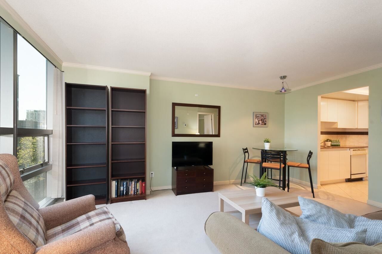 Listing Image 4