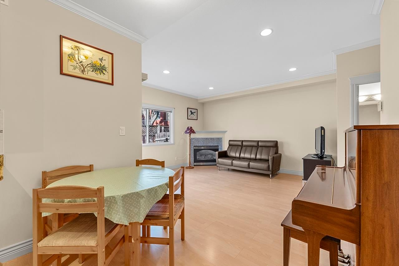 Listing Image 11