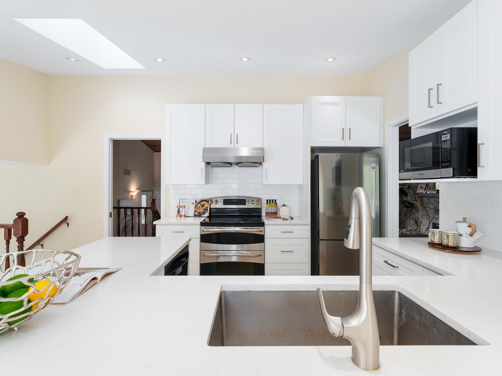 Listing Image 11