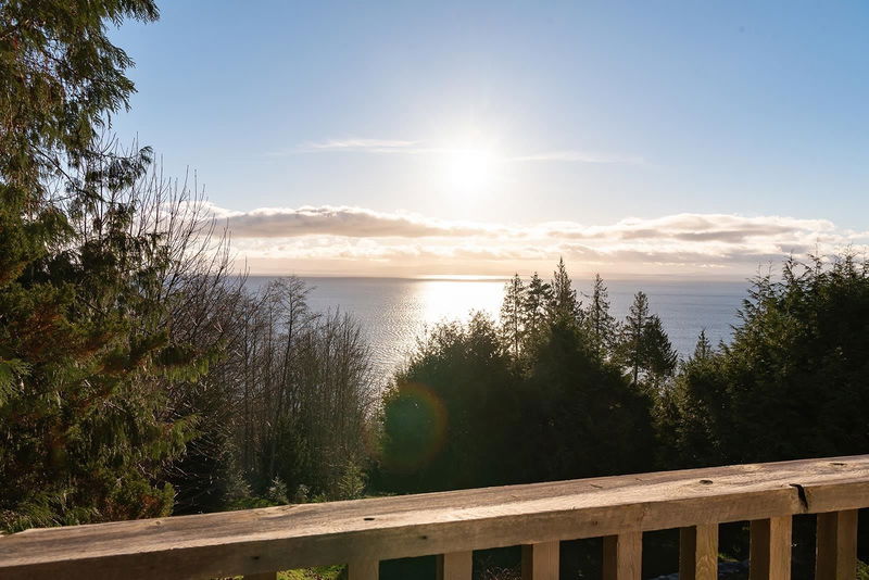 7949 Redrooffs Road, Halfmoon Bay, British Columbia (MLS R2928683)