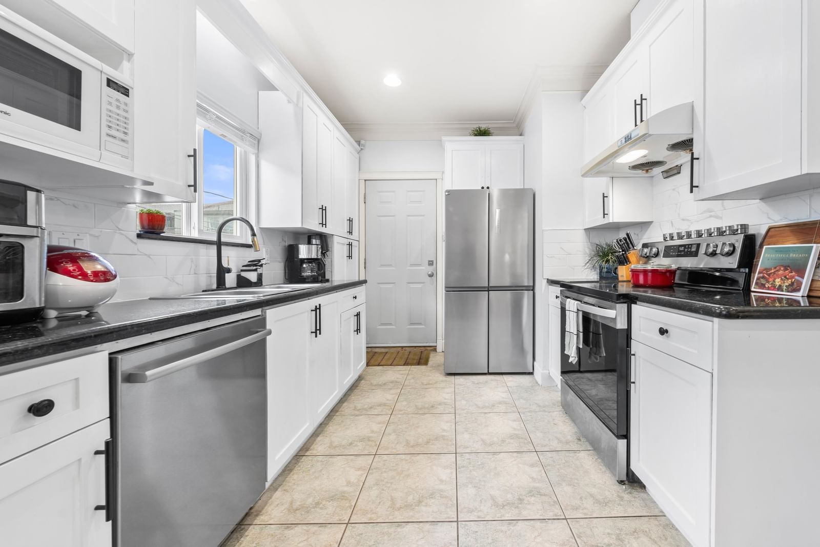 Listing Image 14