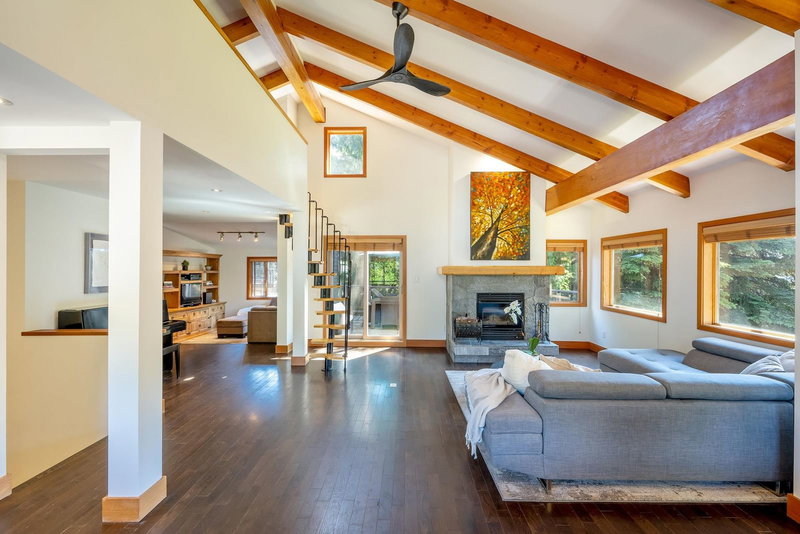 6444 Toad Hollow, Whistler, V8E 0C5 | Image 3
