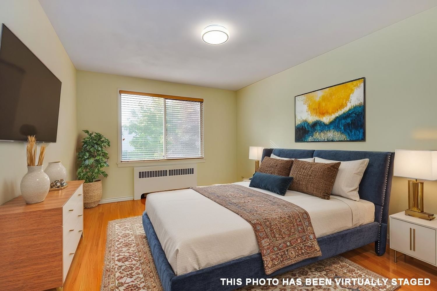 Listing Image 4