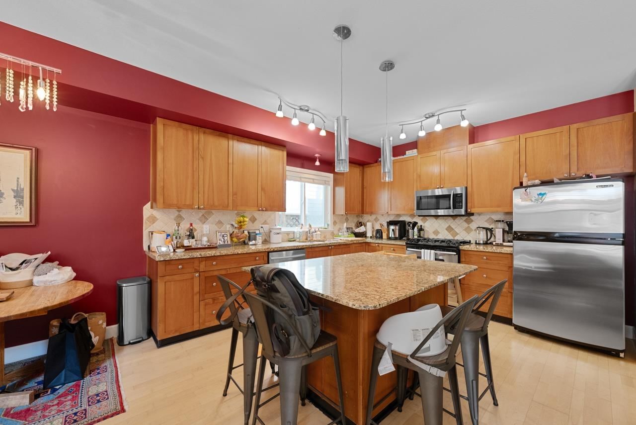 Listing Image 5