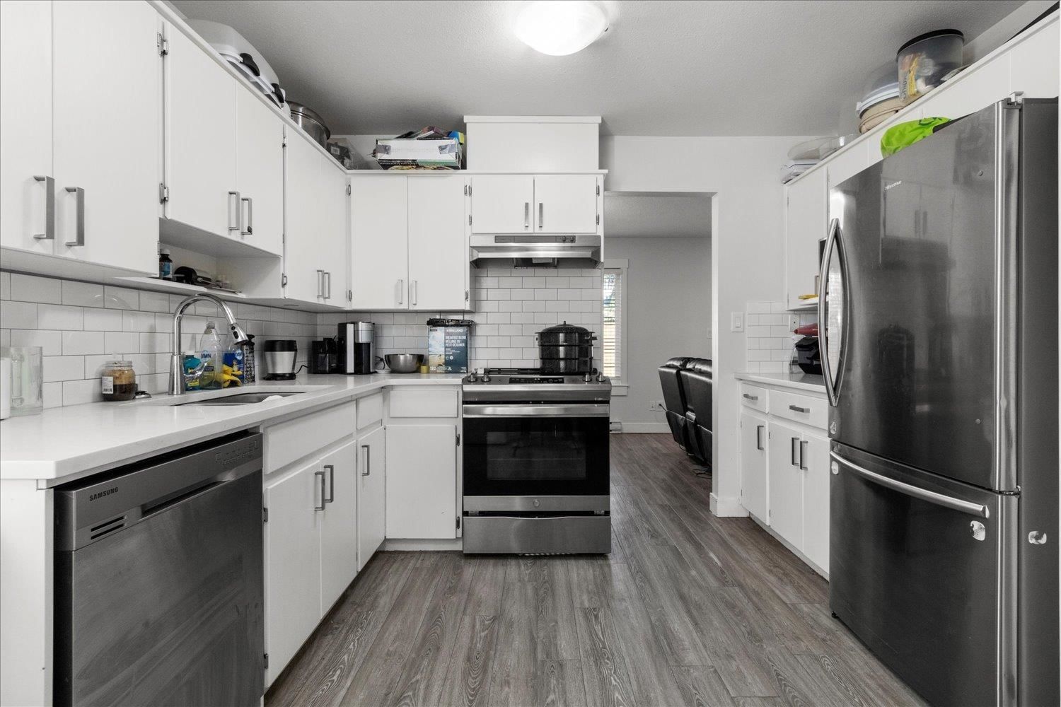 Listing Image 9