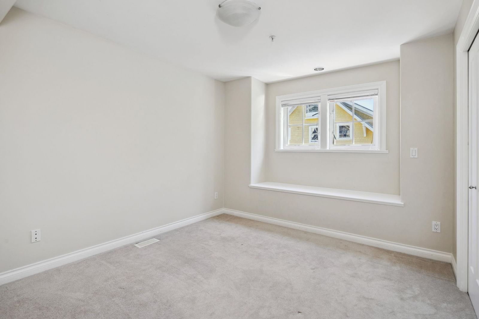 Listing Image 30