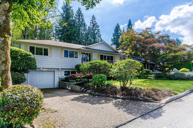 555 Foress Drive, Port Moody, British Columbia (MLS R2928792)