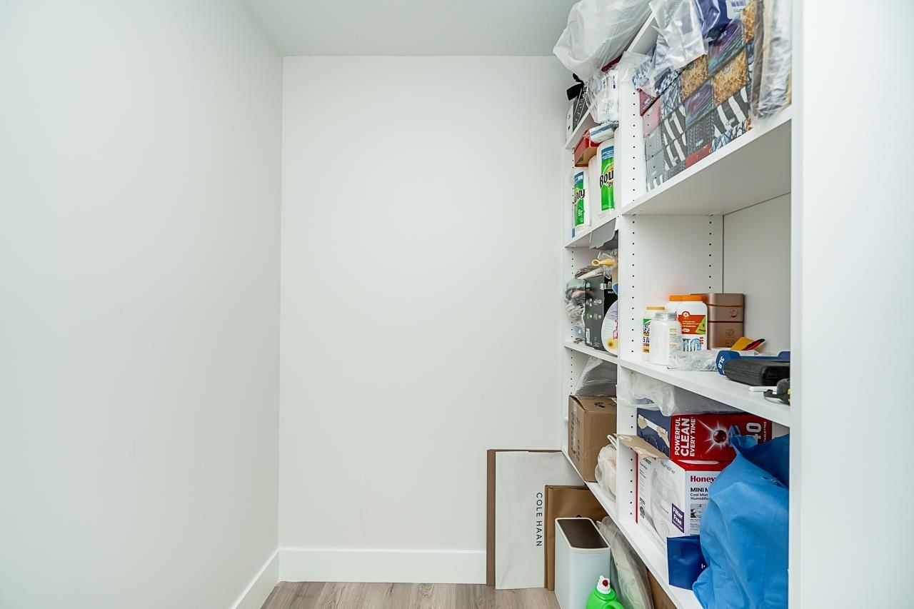 Listing Image 24