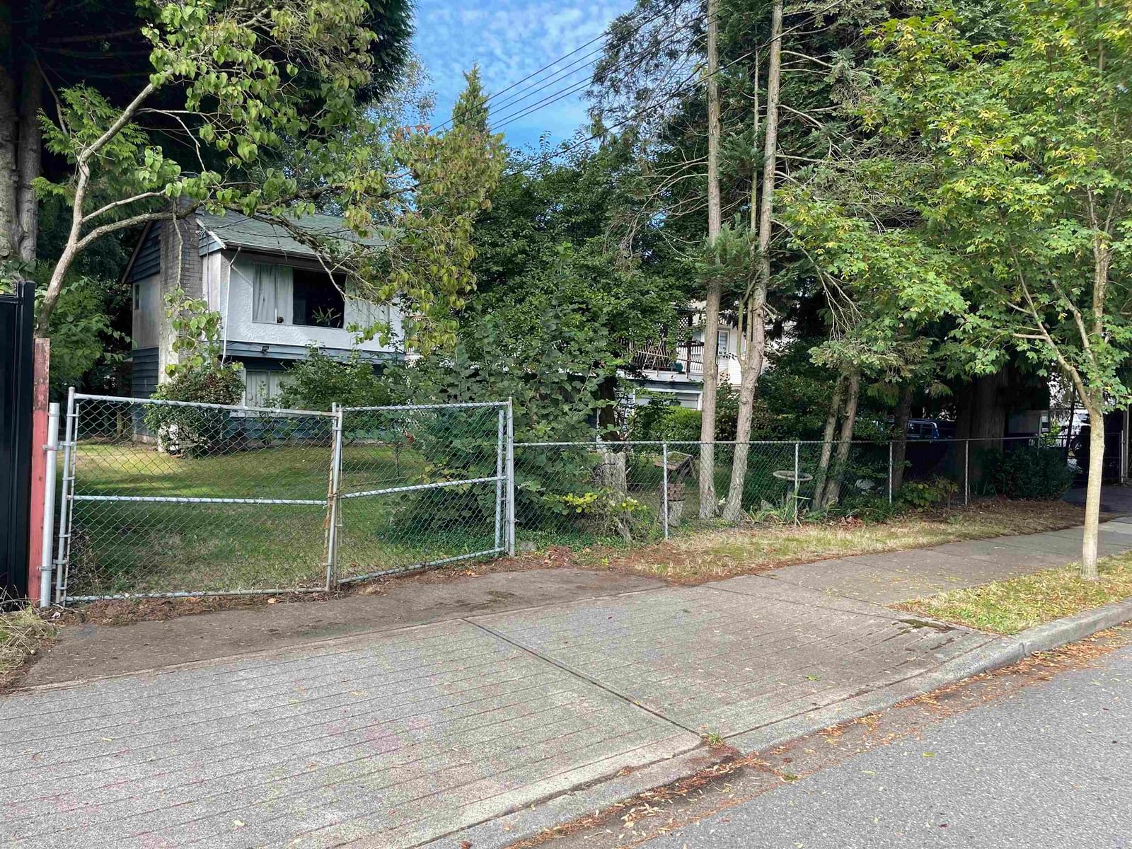Listing Image 6